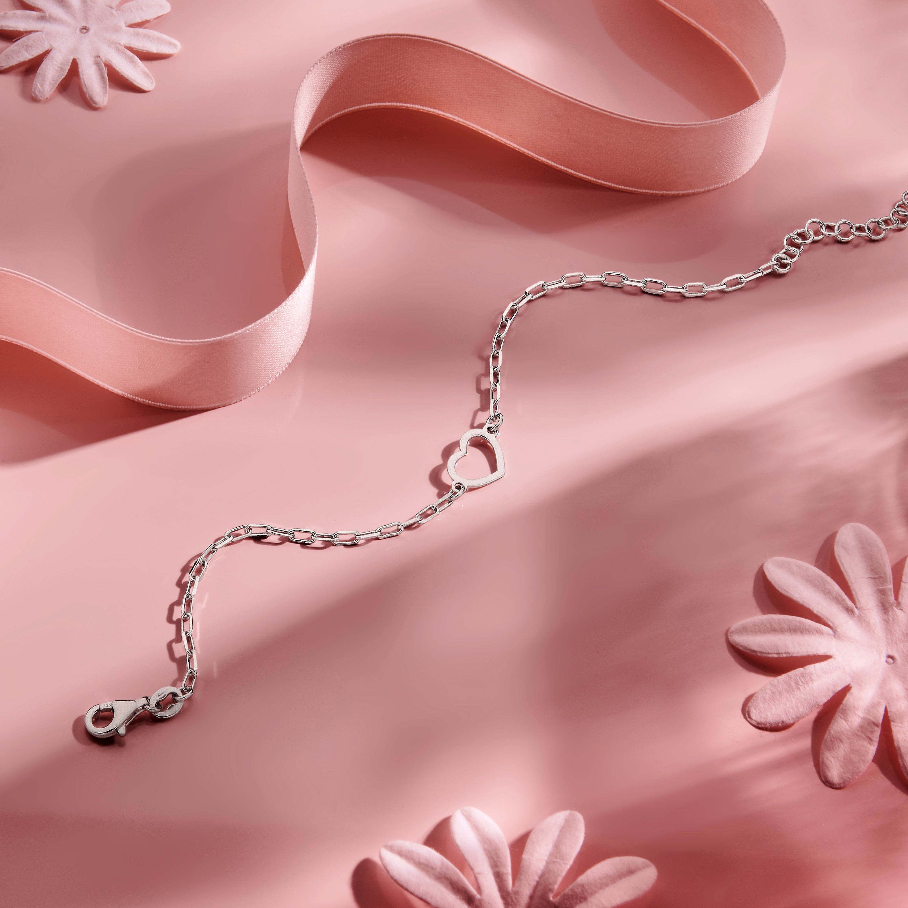 925 Sterling zilveren armband met hart om pols gedragen - City Juwelier