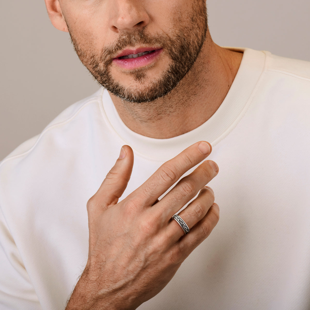 Close-up geoxideerde afwerking zilveren ring voor mannen - City Juwelier