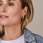 Close-up gouden klapcreolen oorbellen 28mm - Ciriana - City Juwelier
