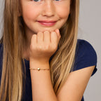 Close-up van 14K gouden armband met hartje voor kinderen - City Juwelier