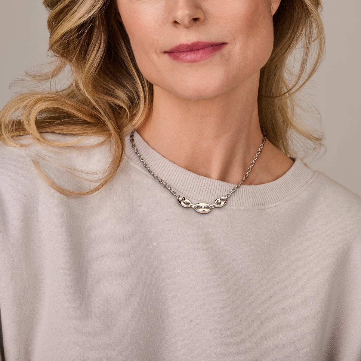 Close-up van koffieboon schakel in 925 zilver ketting - City Juwelier