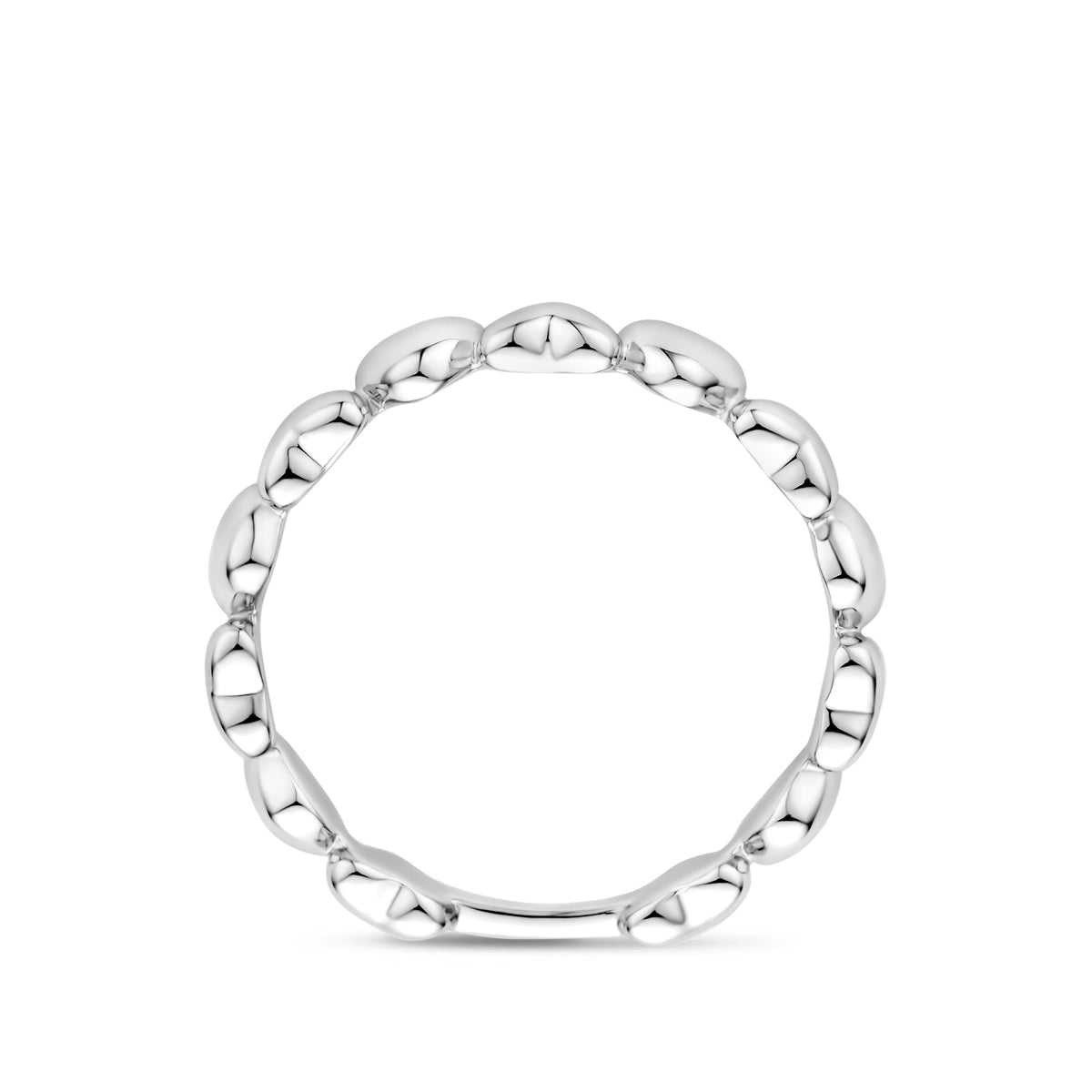 Close-up van zilveren ring met sierlijke hartjes voor vrouwen - City Juwelier