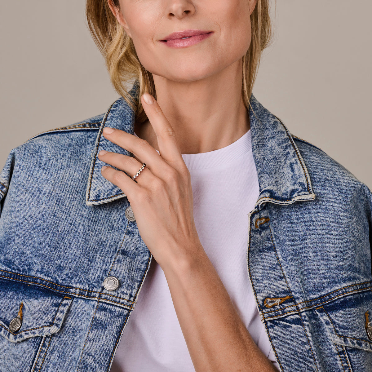 Coeuravia zilveren damesring met hartjes, vooraanzicht in zilverkleurig 925 zilver - City Juwelier