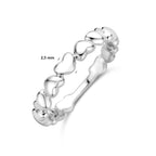 Detail hartjespatroon op 925 zilveren damesring Coeuravia, zijaanzicht - City Juwelier