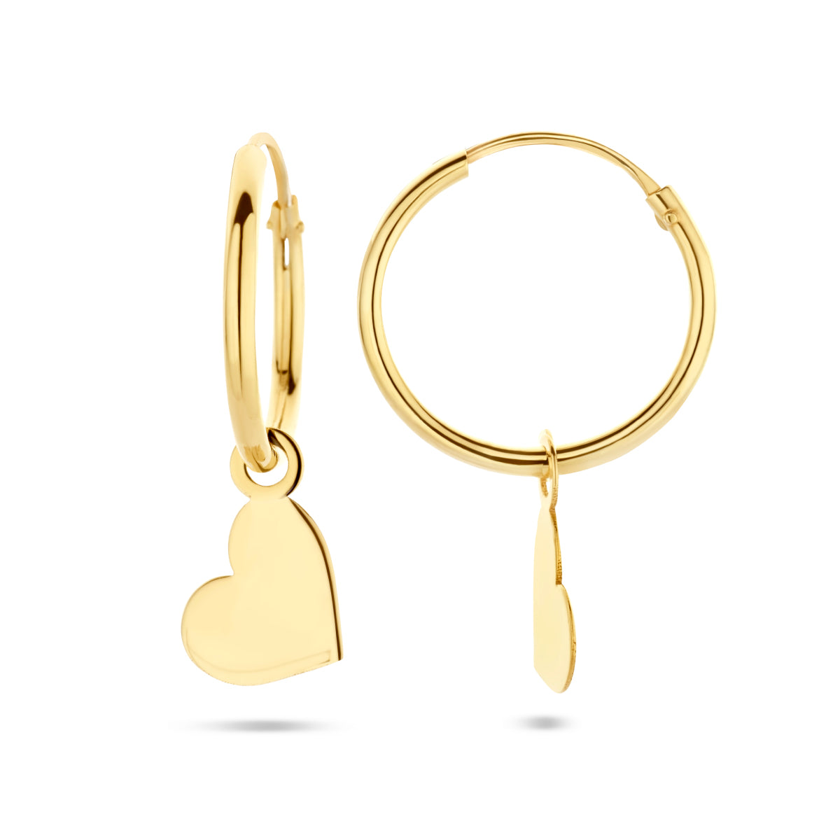 Detail van 14K geelgouden oorringen met hartjes - City Juwelier