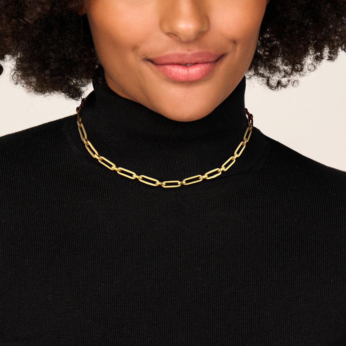 Detail van goudkleurige schakelketting dames - City Juwelier