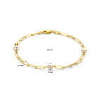 Detail van paperclip schakel gouden armband met parel accenten - City Juwelier